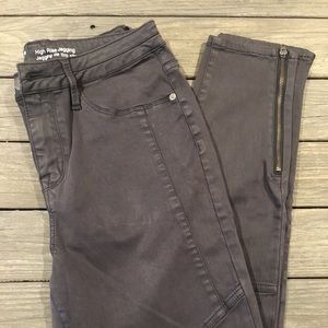 High waisted grey jeggings